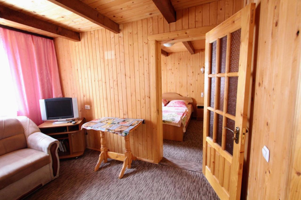 Hrystyna Apartment Yablunytsya Exterior photo
